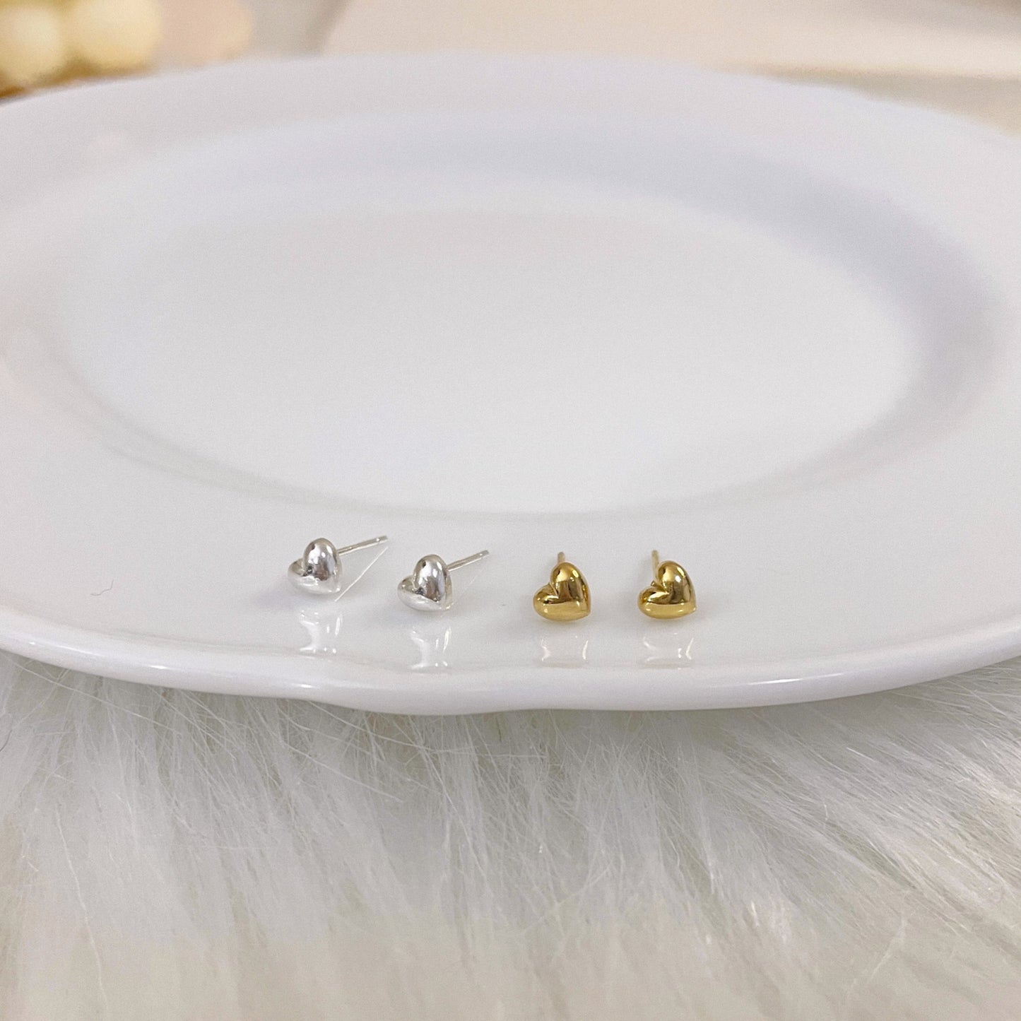 Charm heart earrings