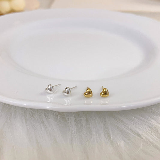 Charm heart earrings