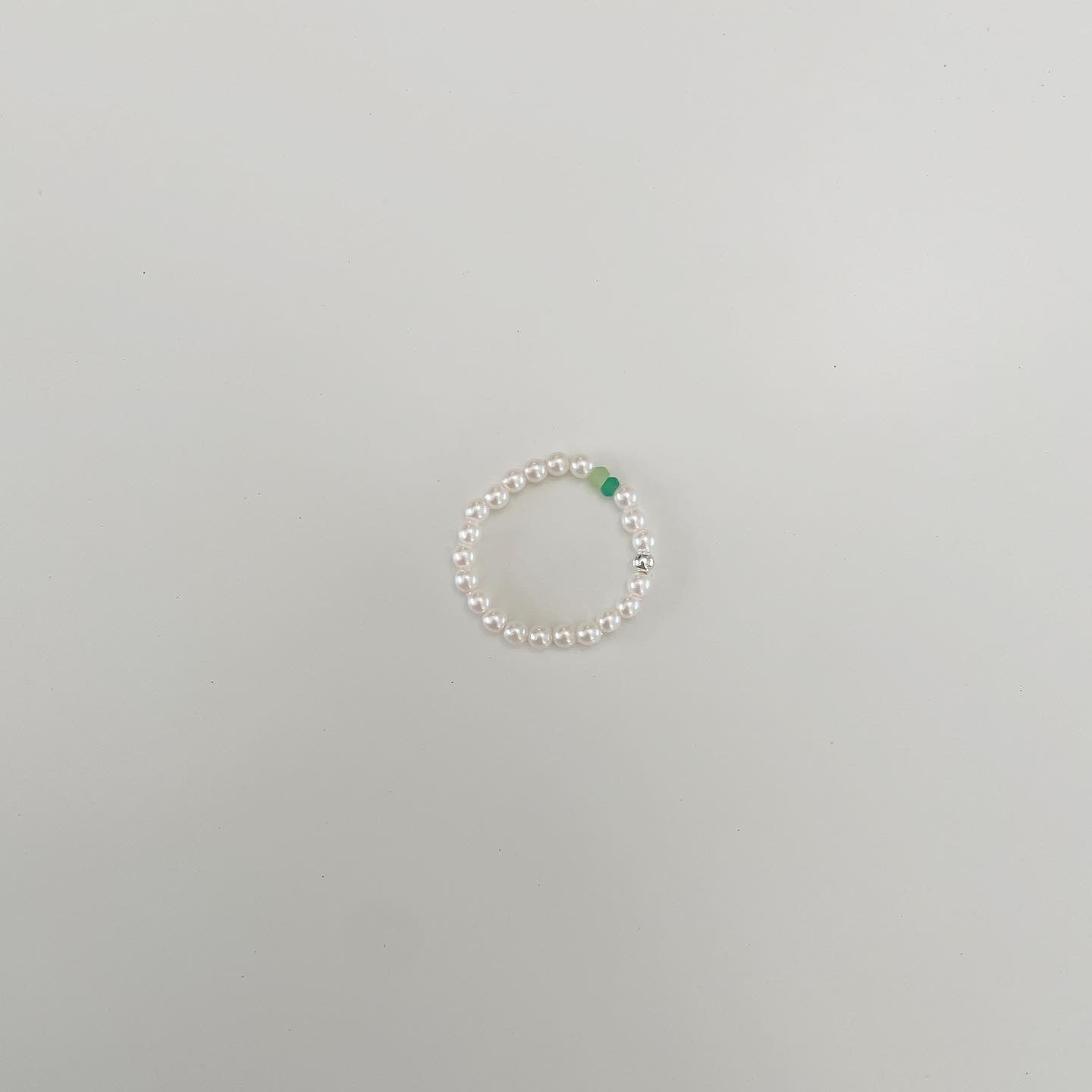 Retro pearl beads ring