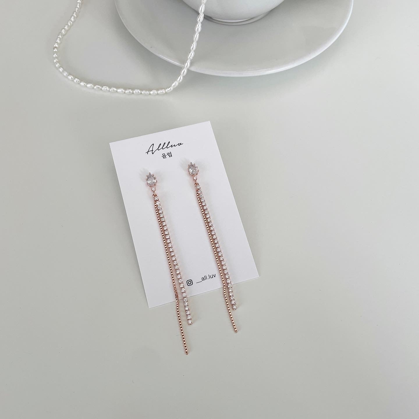 Iris drop earrings