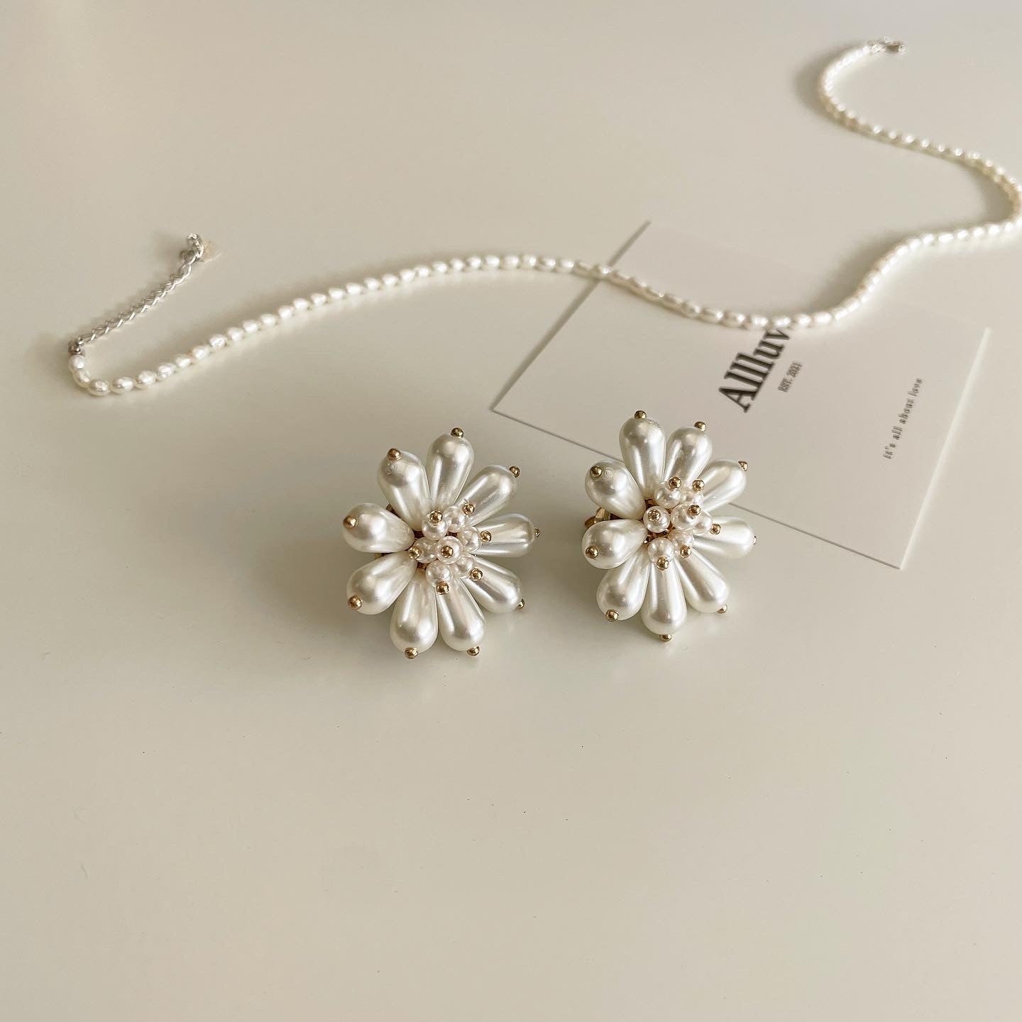 Cotton point earrings