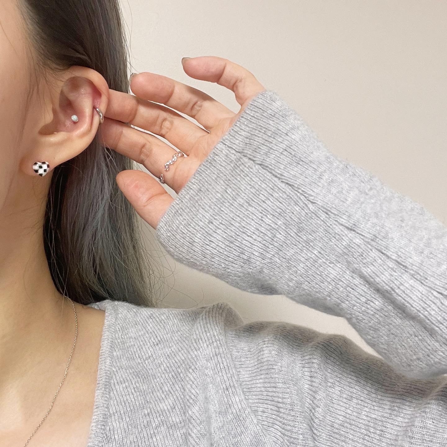 Checkered heart earrings