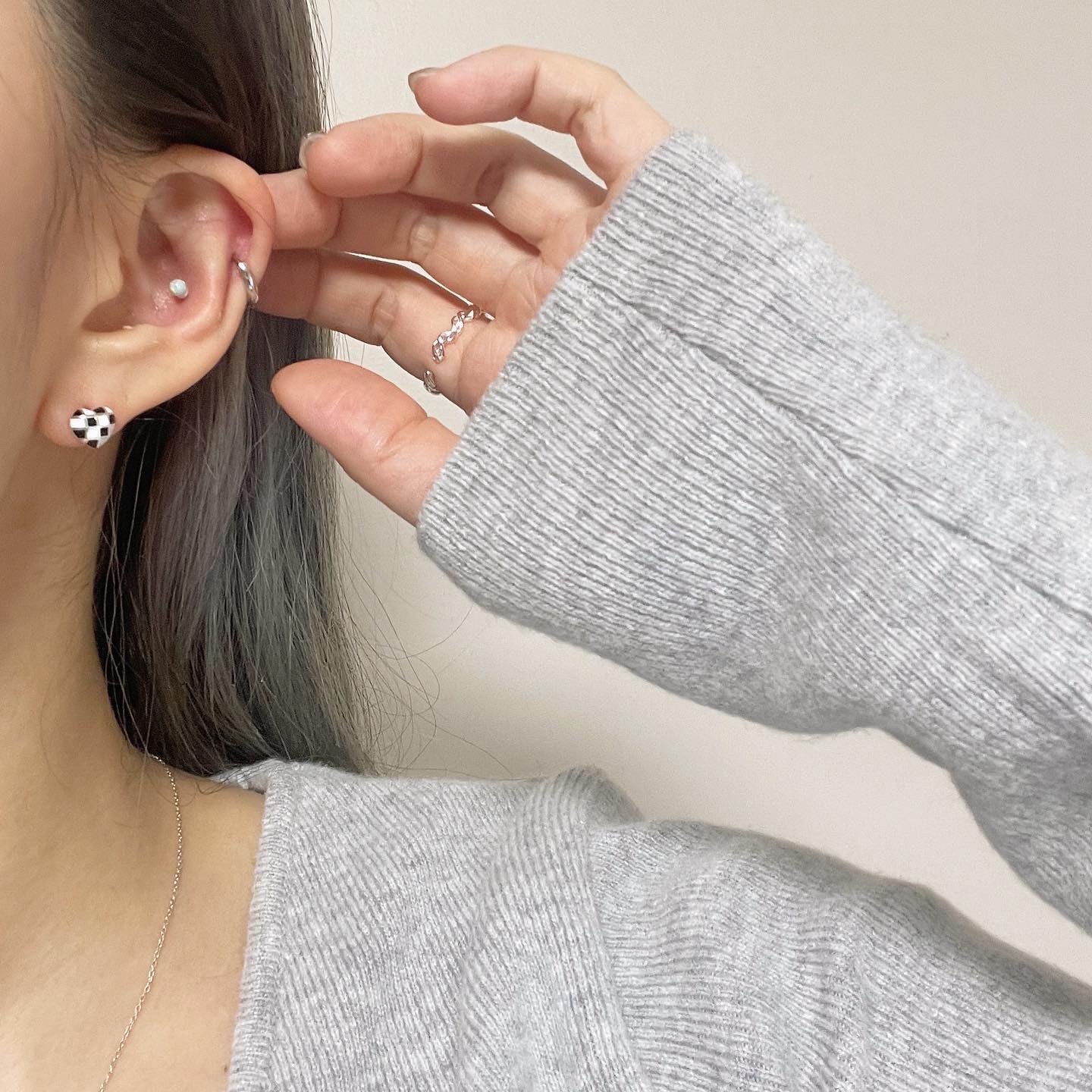 Checkered heart earrings