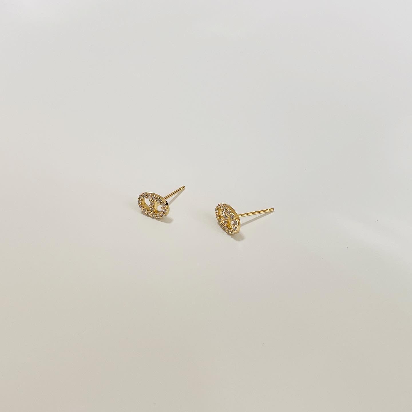 Chandal stud earrings
